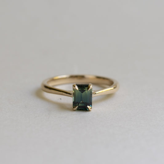 14K Teal Parti Sapphire Ring