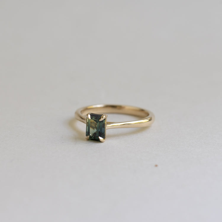 14K Teal Parti Sapphire Ring
