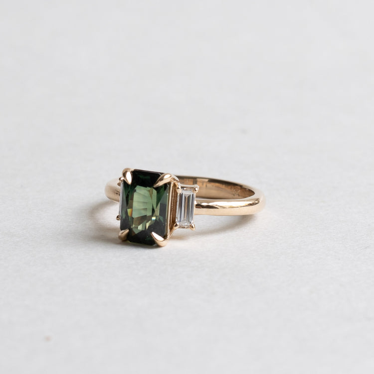 18K 1.99 Carat Green Sapphire Ring