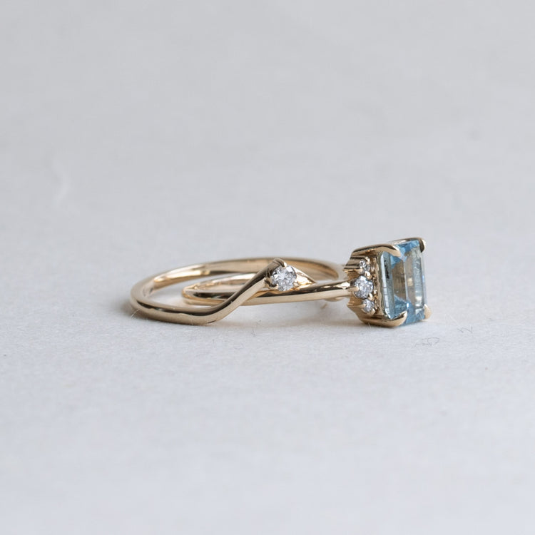 14K Aquamarine Diamond Ring