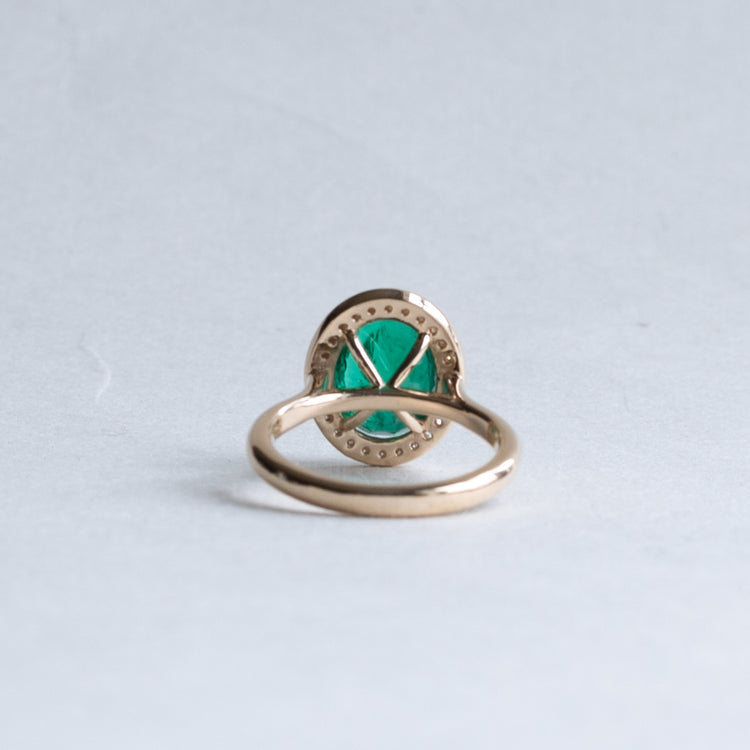 18K Emerald Diamond Halo Ring