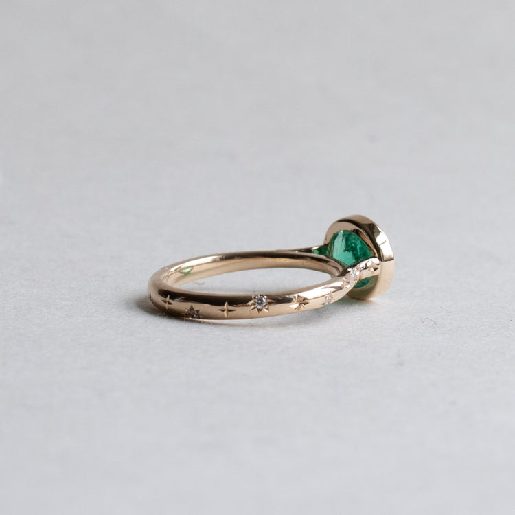 18K Emerald Diamond Ring