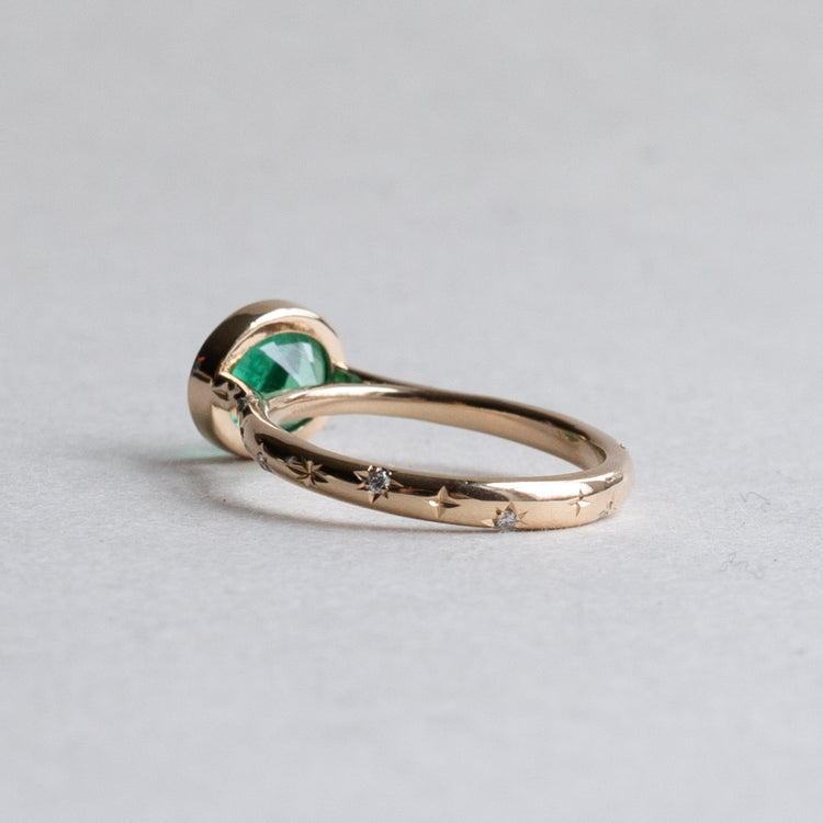 18K Emerald Diamond Ring