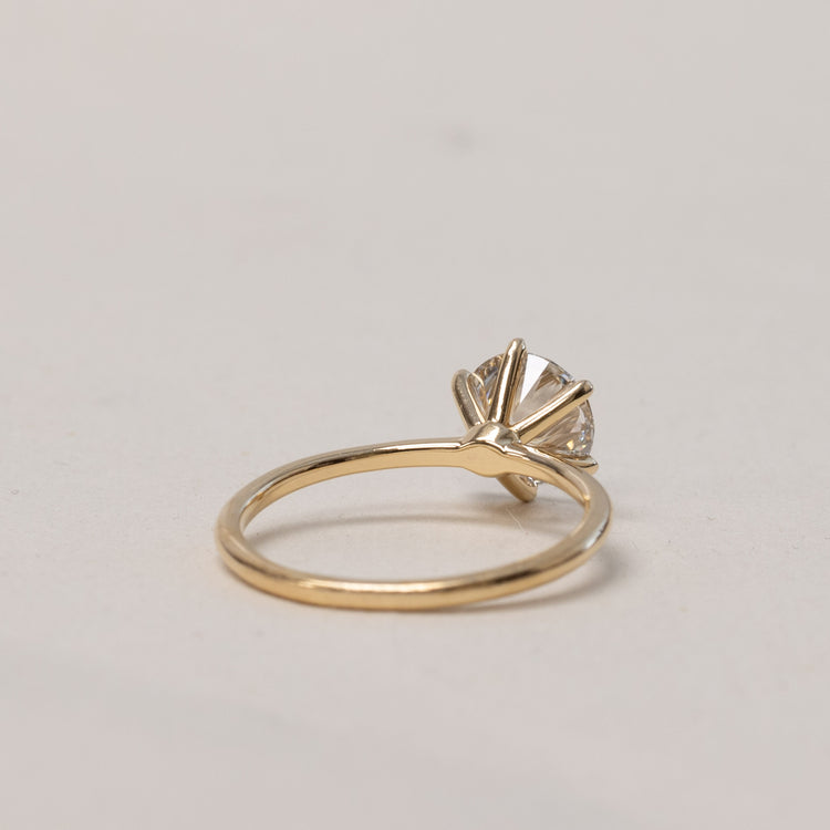 18K 2 Carat Diamond Engagement Ring