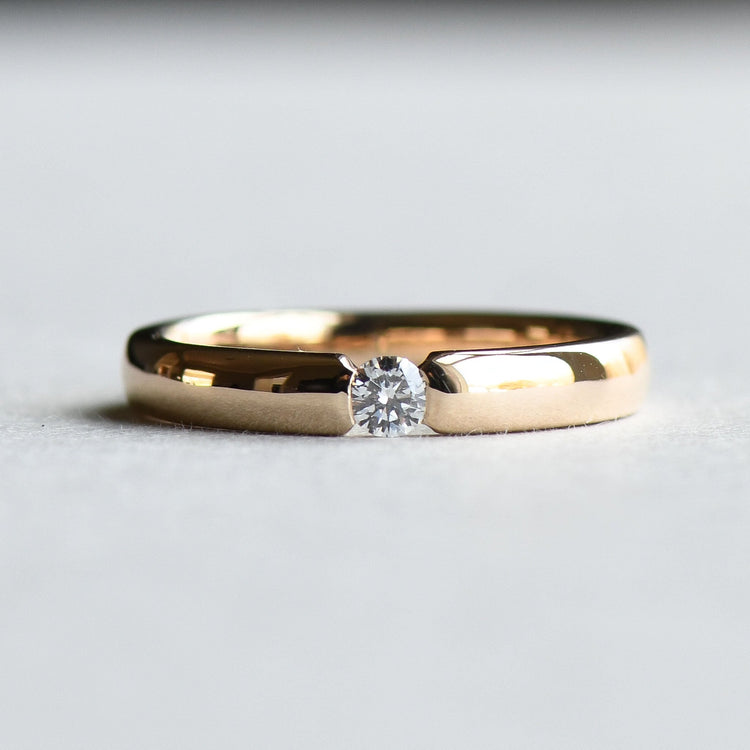 14K Single Diamond Band Size 6.5
