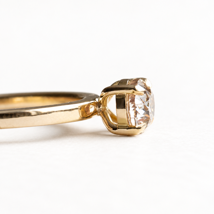 18K East West Diamond Ring