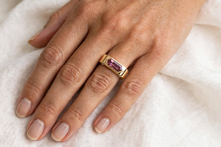 14K Umblaite Garnet Signet Ring