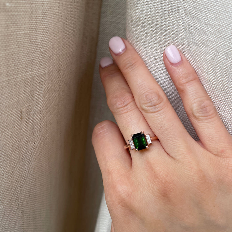 14k Green Tourmaline Diamond Ring
