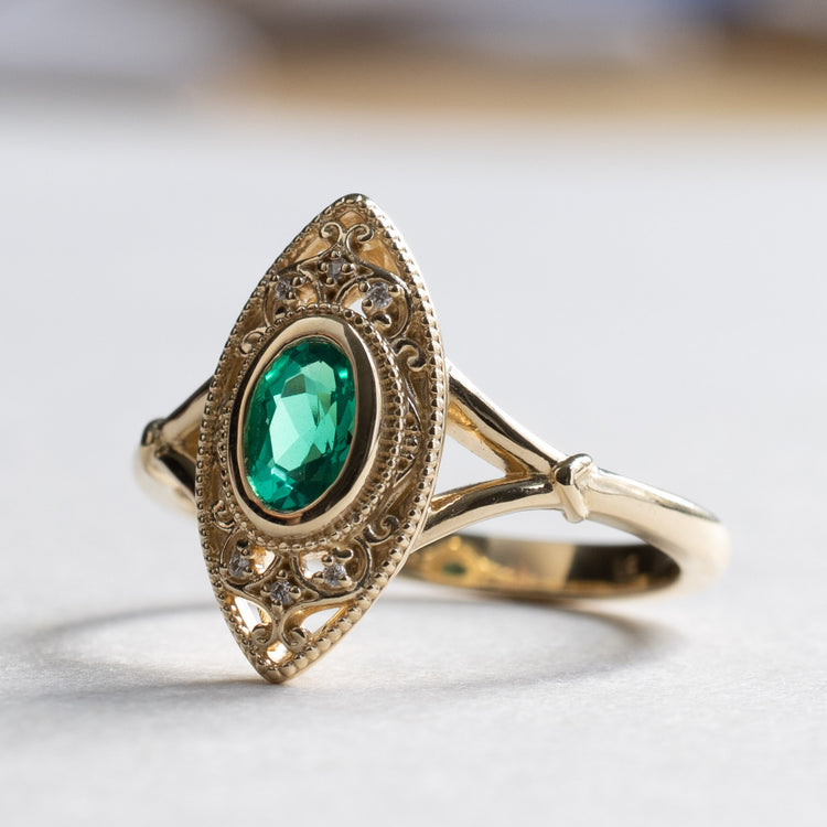 Oval Emerald Ring