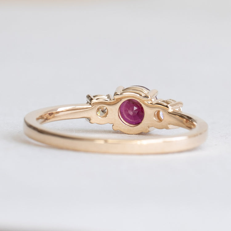 18K Three Stone Rudy Diamond Ring