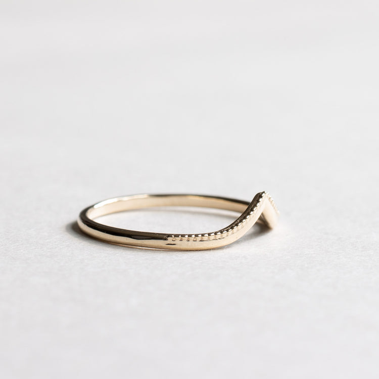 14K Milgrain V Crown