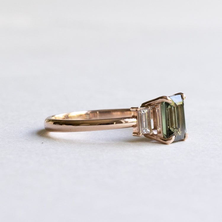 14k Green Tourmaline Diamond Ring