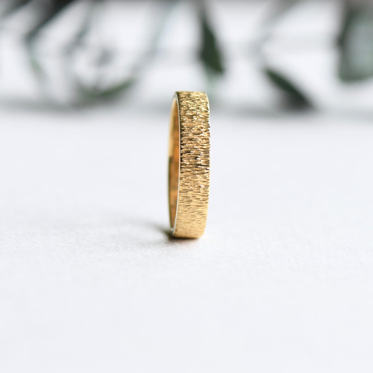 22K 4mm Tree Bark Band