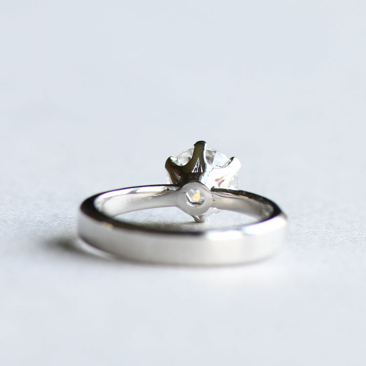 6 Prongs Platinum Ring