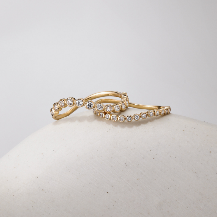14K Petite 1.3mm Diamond Curve Band