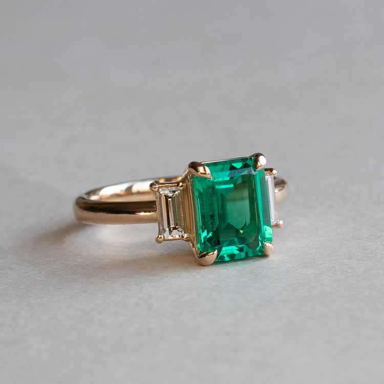 18K 1.4 CT Emerald Three Stone Ring