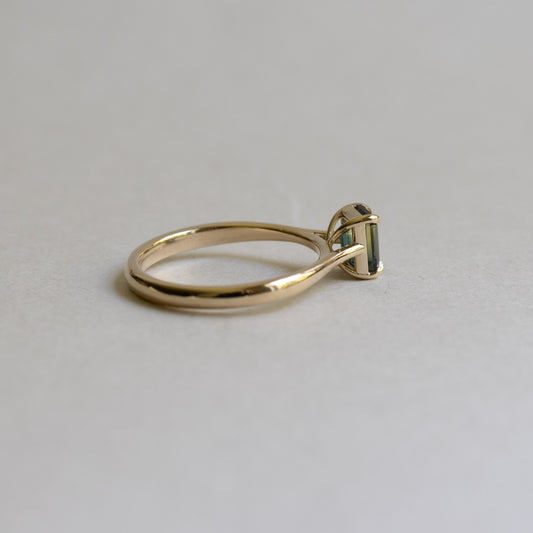 14K Teal Parti Sapphire Ring