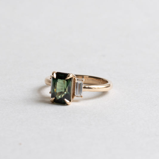 18K 1.99 Carat Green Sapphire Ring