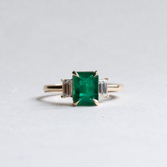18K 1.49 Carat Emerald Diamond Ring