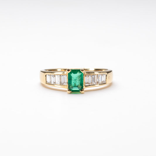 18K 0.52 Carat Emerald Diamond Ring