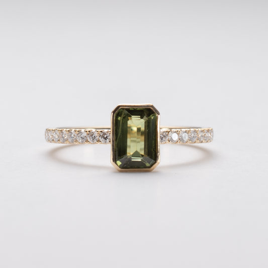 1 CT Green Sapphire Diamond Ring