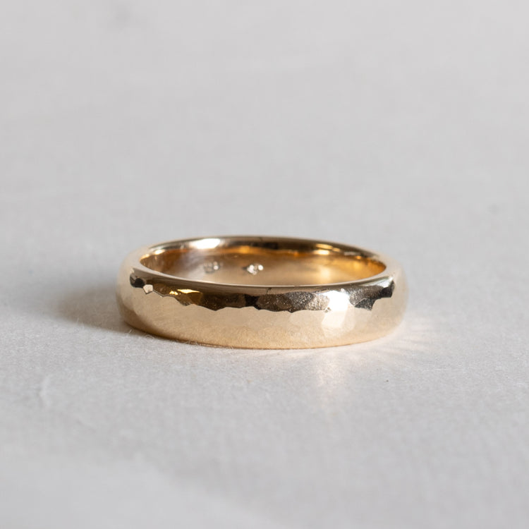 14K 5MM Comfort Fit Hammered Band