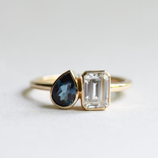 14K Lab Alexandrite Moi et Toi Ring