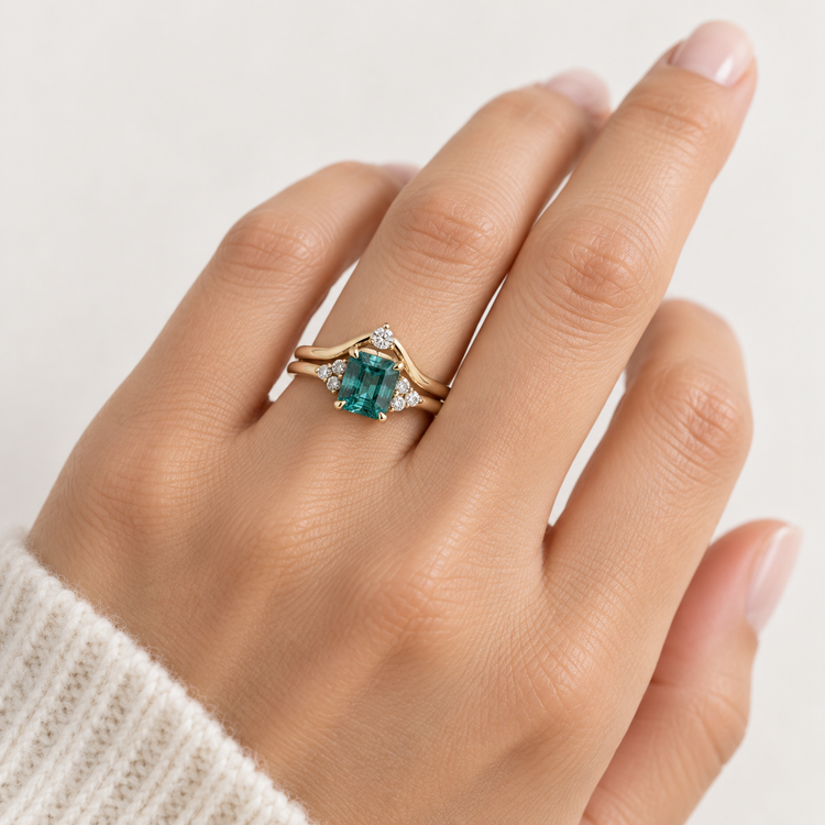 18k Yellow Gold Emerald & Diamond Ring Set