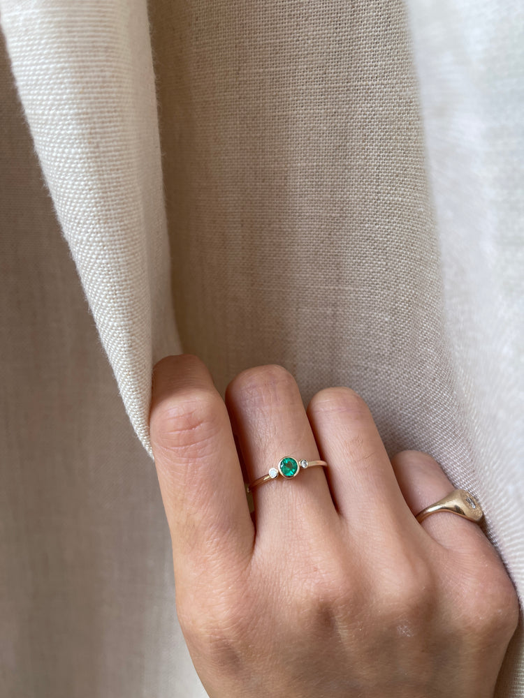 14K Emerald Diamond Ring