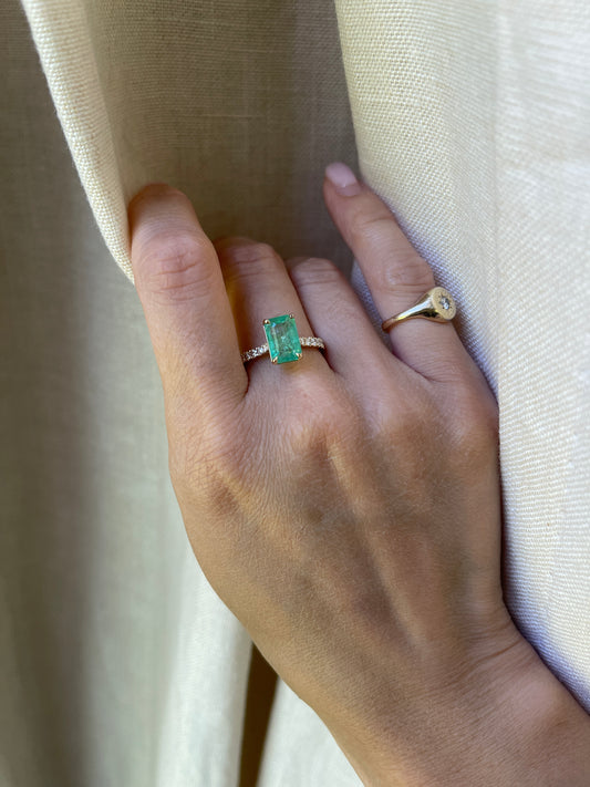 14K 2.54 Carat Emerald Diamond Ring