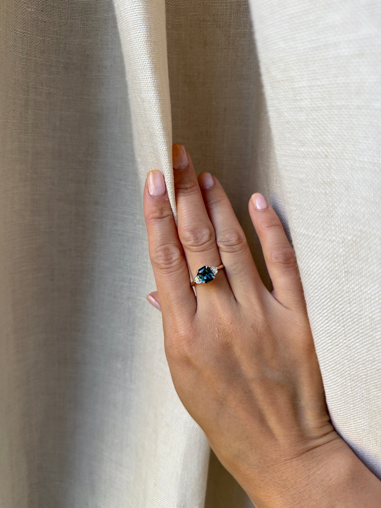 14K 2.52 Teal Sapphire Diamond Ring