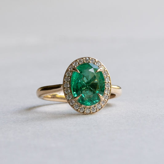 18K 2.5 CT Emerald Diamond Halo Ring