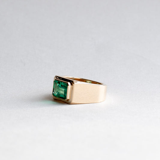 18K 2 Carat Emerald Signet Ring