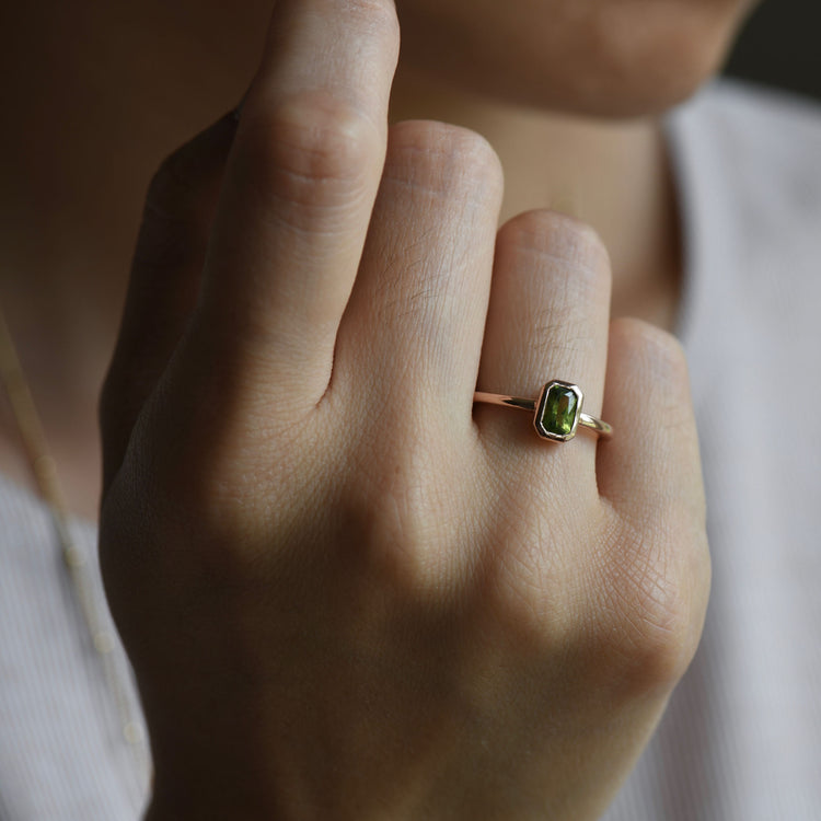 14k Peridot Ring