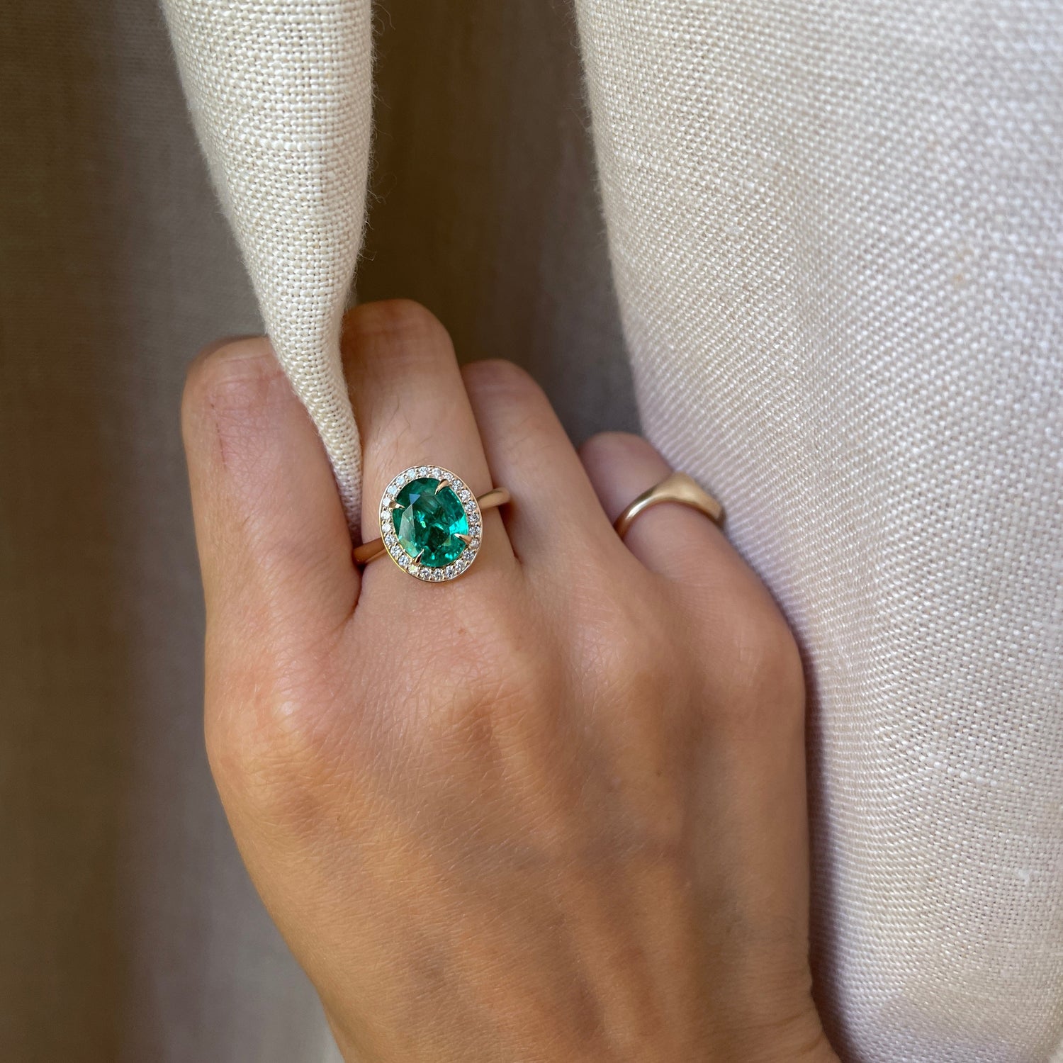 18K 2.5 CT Emerald Diamond Halo Ring – Rose & Choc